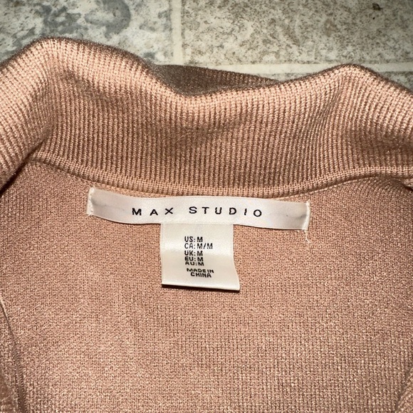 Brown Collard Sweater - Picture 2 of 2